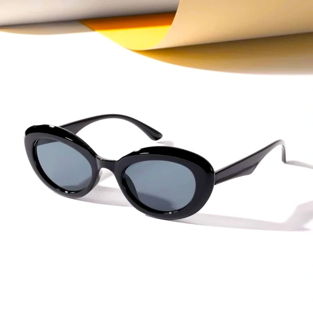New Womans Street Photography Black Grey UVA UVB Small Frame Classic Sunglasses